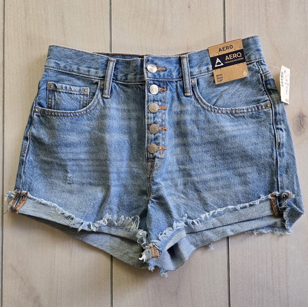 NWT Aeropostale 3.25" Buttonfly Jean Mom Shorts Frayed Rolled Hem - Picture 3 of 13